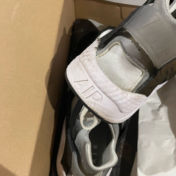 Nike Huarache Sneakers - Picture 3 of 7